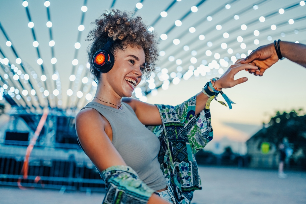 Why Fabric Wristbands are Used for Festivals